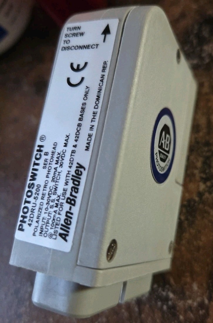 Allen Bradley 42DRU-5200 /B PHOTOSWITCH 5000 660nm 20ft Sensor QUICK SHIP