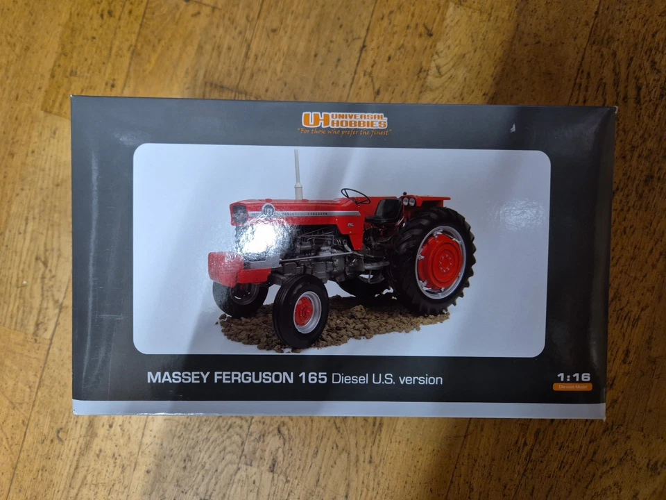Universal Hobbies UH4053 Massey Ferguson 165 Diesel US Version 1:16 tractor mode - Image 3 of 4