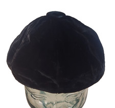 United Hatters Black Velvet Beret Tam Hat 8 Panel Large Accent Button Union Made