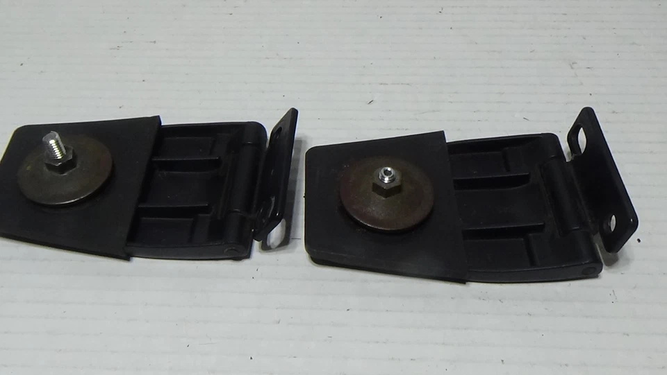 Jeep Wrangler TJ 1997-2006 puerta levadiza trasera bisagras de ventana Foto 3 de 4