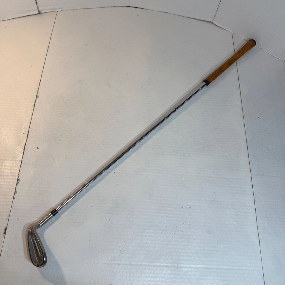 Nicklaus Air Bear Offset Wedge Golf Club Right Handed 56 Degree needs new grip - Image 4 of 4