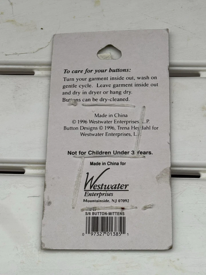 Trena's Trinkets Mittens Gloves Ceramic Buttons Card of 6 - 1996 Westwater - Image 2 of 2