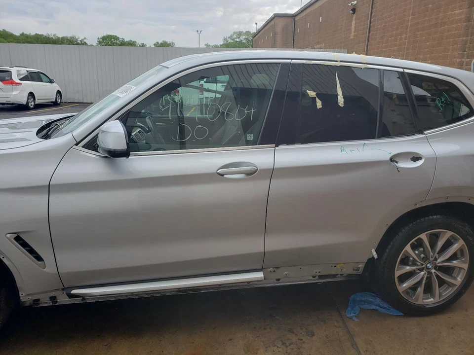 2019 BMW X3 2.0L OEM Engine Cover - Image 4 of 4