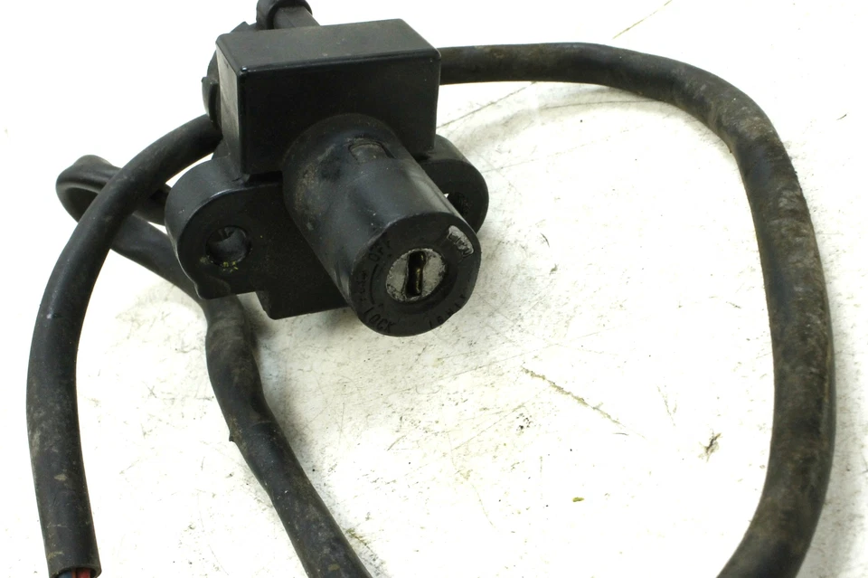 HONDA 95-98 CBR600F3 1998 CBR600SE CERRADURA ENCENDIDO CON LLAVE 06350-MAL-515 SIN LLAVE Foto 2 de 4