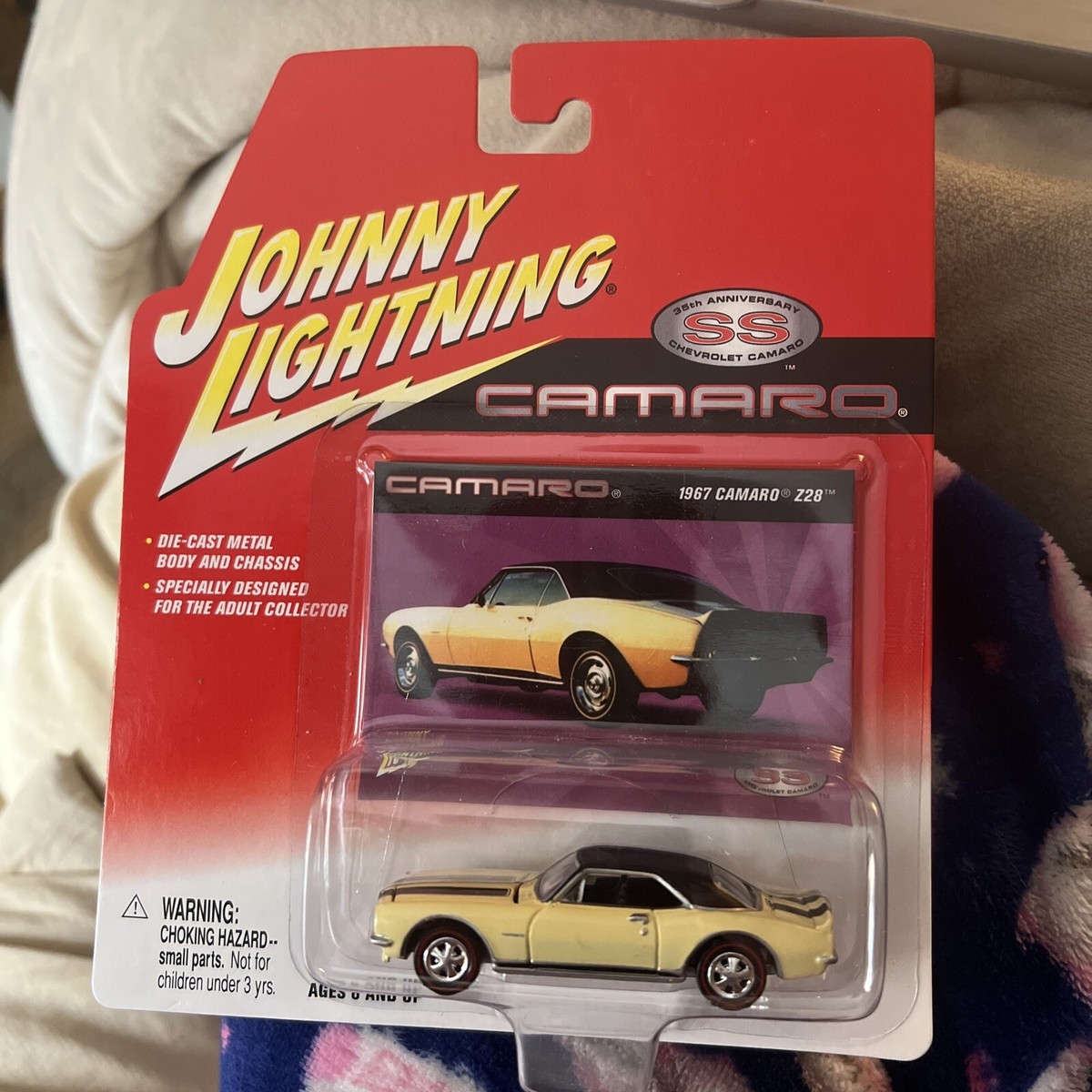 Johnny Lightning 35th Anniversary 1967 Chevrolet Camaro Z28 MOC