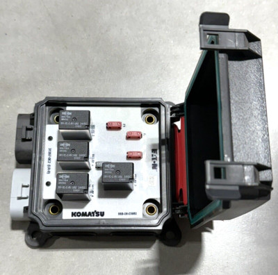 KOMATSU CAT Cummins FUSE BOX VEC67 PDM 58B-06-03951 (GENUINE OEM) *NEW*