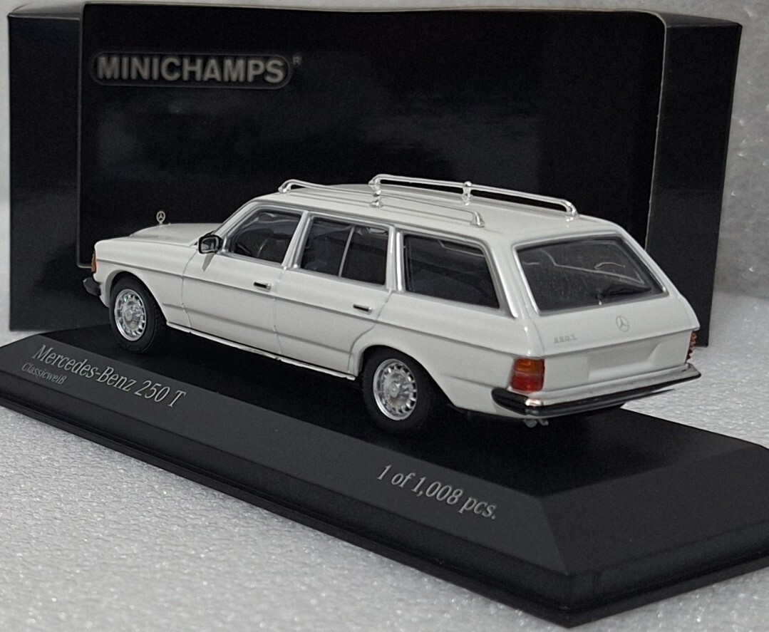 1/43 ミニチャンプスMercedes-Benz 250 T Mercedes-Benz 250 T (S123) 1978 White 1:43 Minichamps 430032270