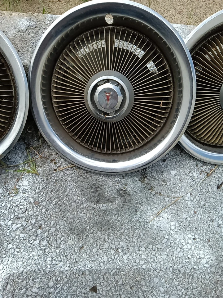 5 tapacubos Pontiac Firebird Grand Prix -- 1973 a 1984 - 15" se venden como están ver fotos Foto 2 de 4