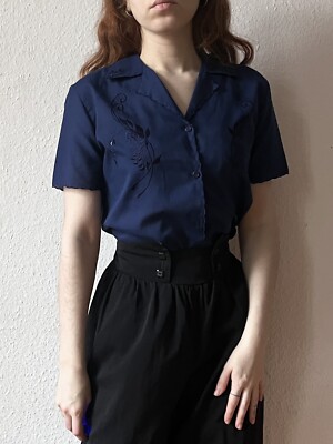 True Vintage Bluse blau mit Strickerei granny onesize S M 