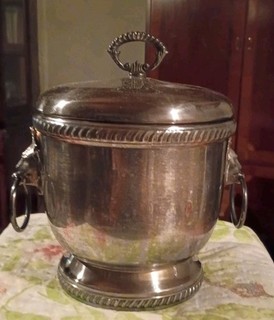 Vintage Silver Plated Glass Lined Lion Head Ice Bucket W/ Lid No Dents