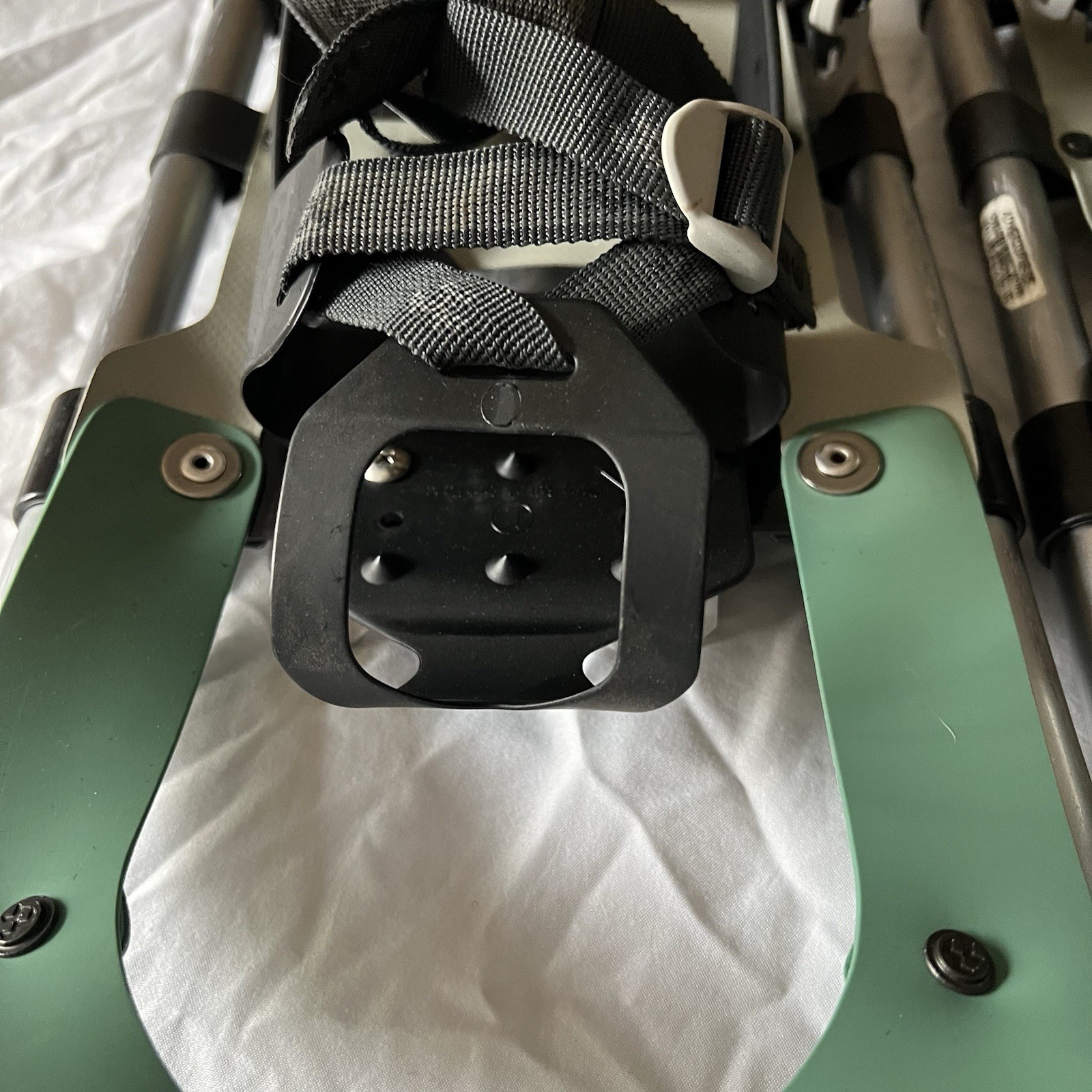 Tubbs Adventure 25 Snowshoes – Lightweight Aluminum – Great Condition