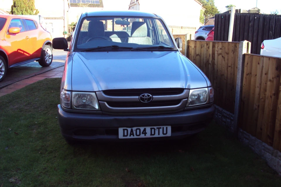 Toyota Hilux 2004 Spares Or Repairs 2WD Extra Cab - Image 2 of 4