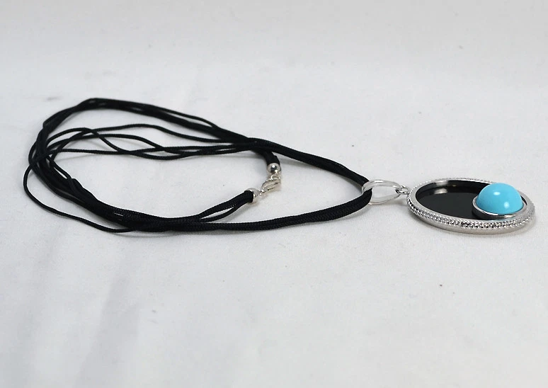 CIONDOLO IN ARGENTO 925 CON DISCO DI ONICE E PASTA DI TURCHESE TONDO AGDV 0146 - Immagine 2 di 3