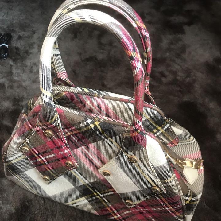 Vivienne Westwood Check Handbag about 20 x 28 x 14cm Vivienne Westwood Check Handbag about 20 x 28 x 14cm