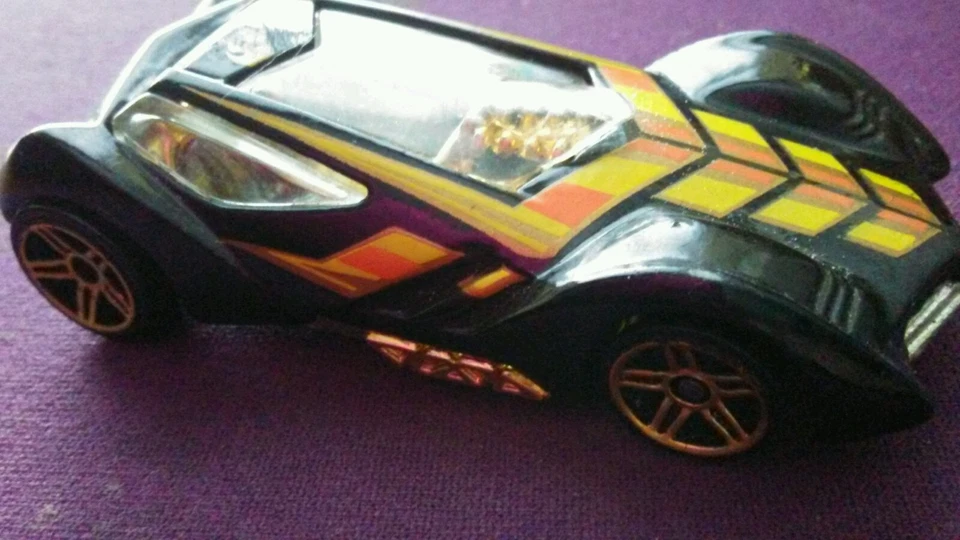  HOT WHEELS 2002 SINISTRA  Black/Multi Colors - Image 4 of 4