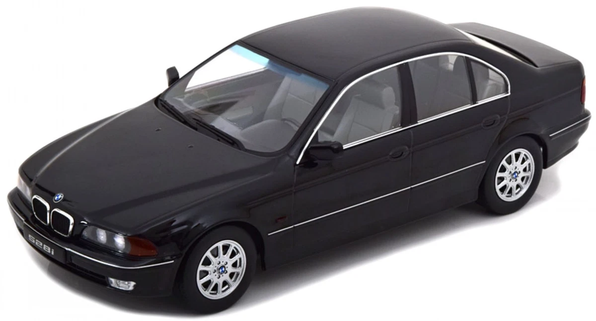 Miniature KK Scale BMW 2002 1971 Bleu Clair Métal – échelle 1/12 – Neuve