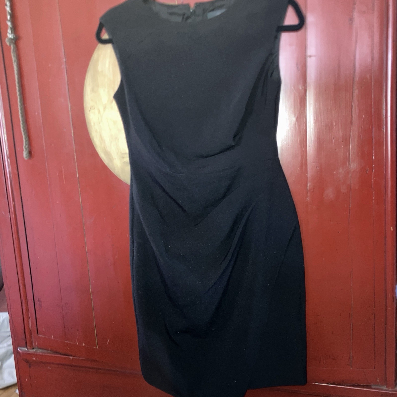 Adrianna Papell Black Ruched Sheath Dress V-Neck Sleeveless Zip Stretch 8