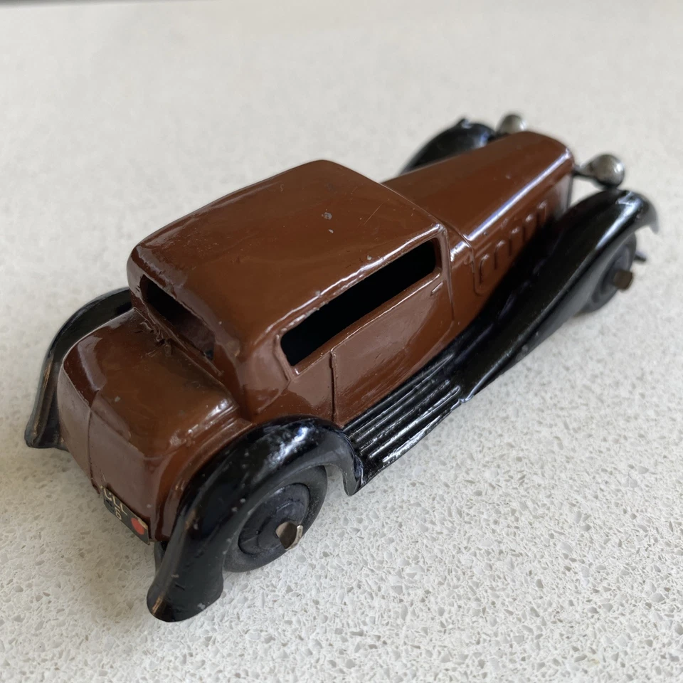 Dinky Toys 36C Humber Vogue made in England RARE Dark Brown NEAR MINT - Image 4 of 4