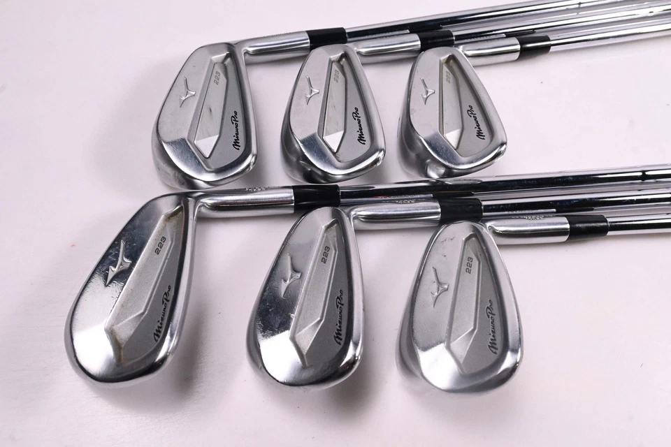 Mizuno Pro 223 Irons / 5-PW / X-Flex Dynamic Gold 120 X100 Shafts - Image 2 of 4