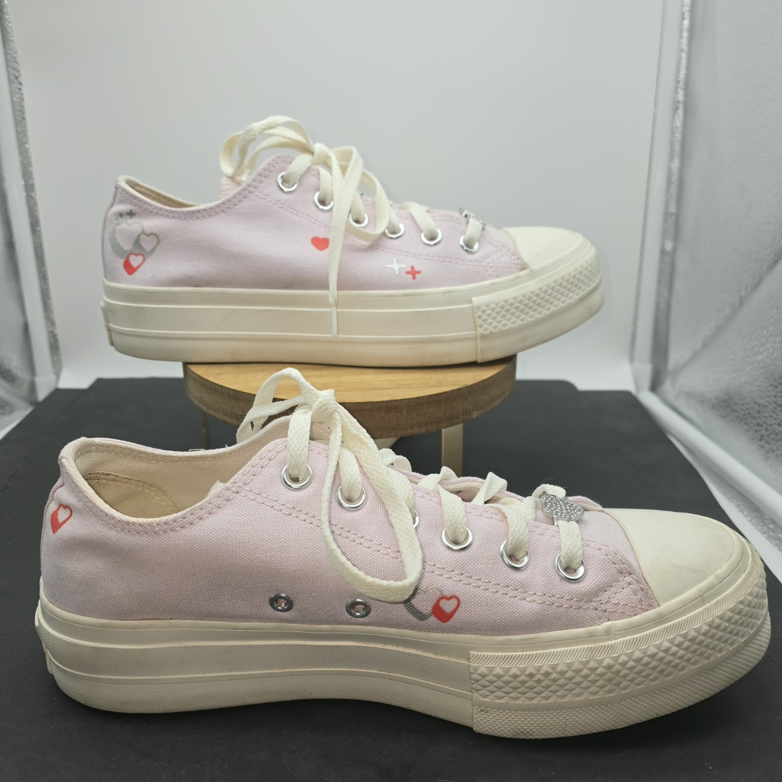 Converse Chuck Taylor All Star Women's Low Platform Sneakers Lilac Heart Size 9 thumbnail 2