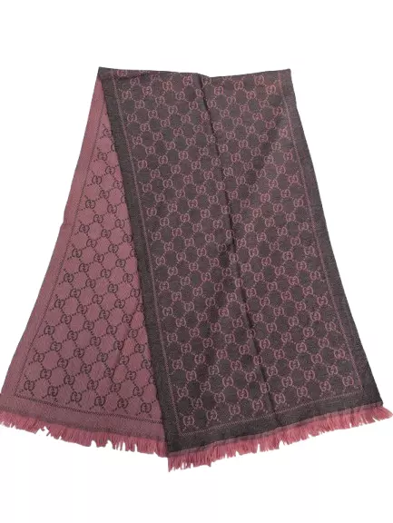 Foulard rose Gucci Classic GG jacquard monogramme 100% laine Lana fabriqué en Italie.