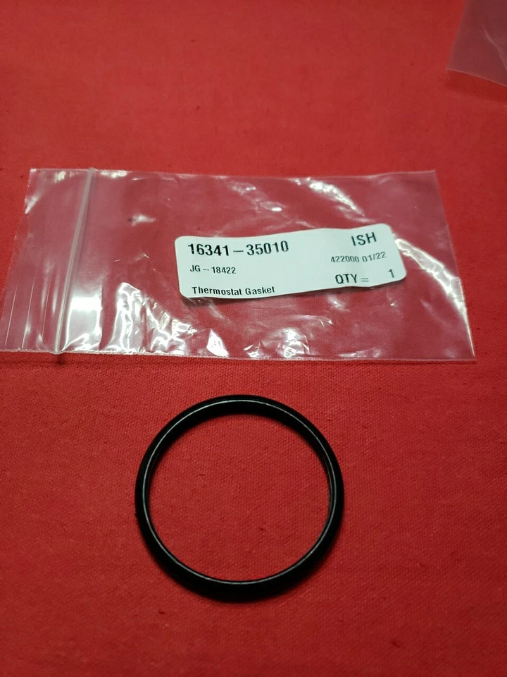 Junta de entrada de agua de refrigerante del motor OEM Toyota 16341-35010 Foto 3 de 3