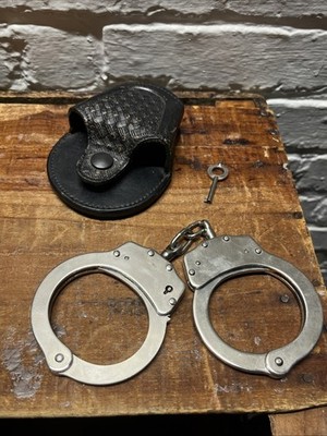 Unmarked Chain Hinge Handcuffs W Key In Quick Release ASR Leather Holster