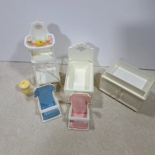 VTG 1984  Barbie Doll Heart Family Nursery Baby Furniture & Accessories Mattel