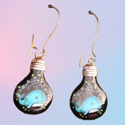 Niedliche Wal Sealife Glühbirne Design Ohrringe Geschenk Strumpf Füller Q607