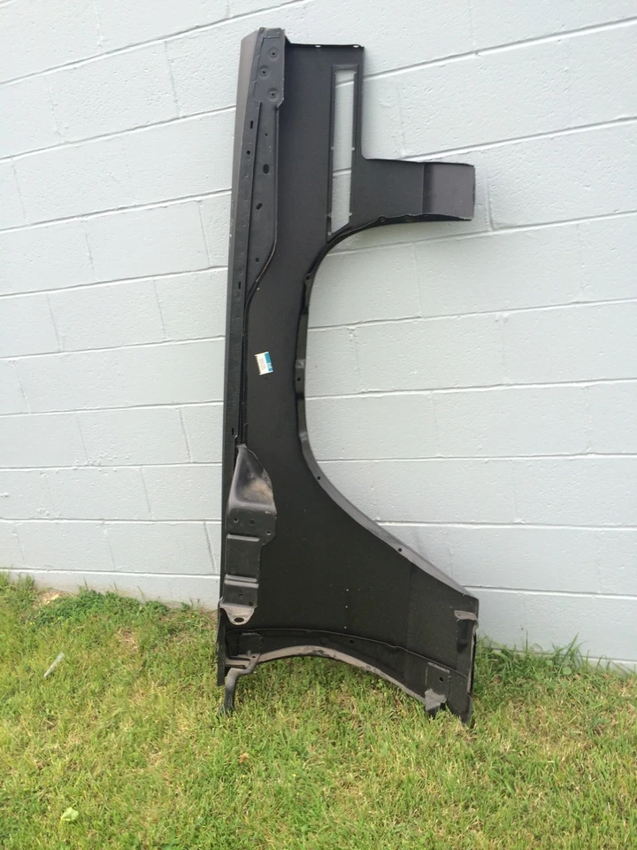 76 77 OLDSMOBILE TORONADO NOS GM GUARDABARROS LH Foto 3 de 4