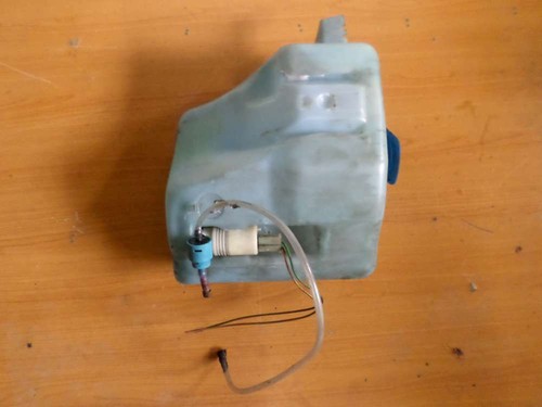 VW Passat 35i Wischwasserbehälter mit pumpe 357955453