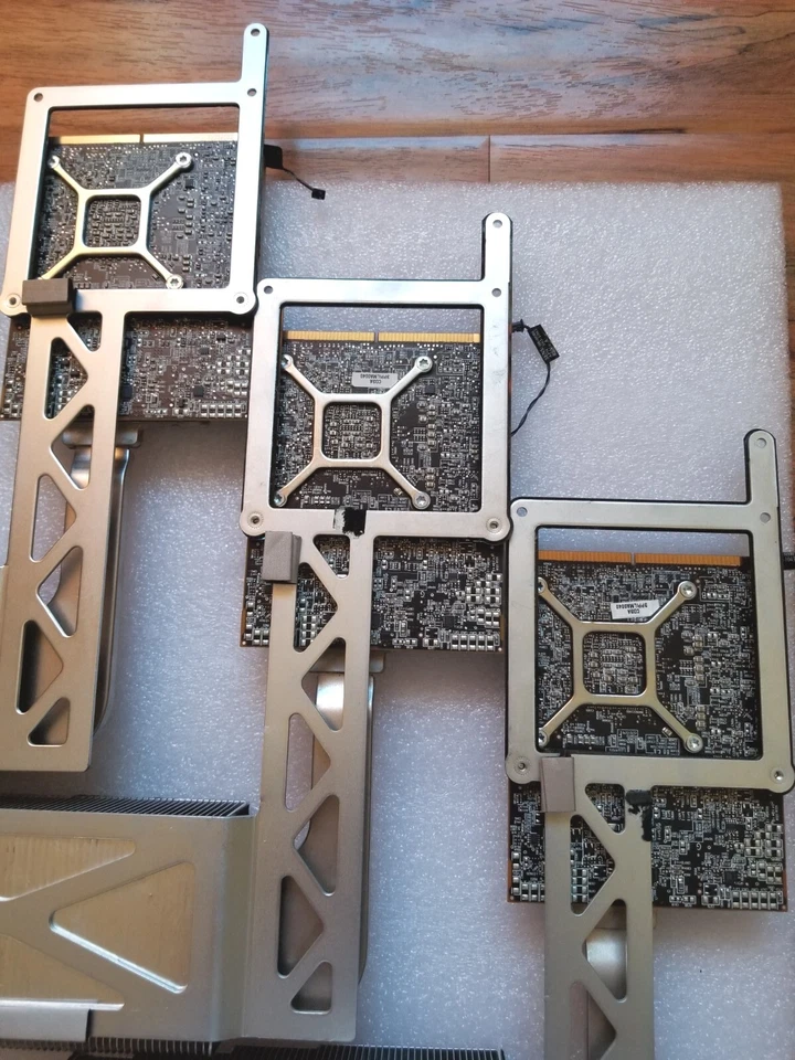 ATI RADEON HD 5750 1GB GRAPHICS CARD + HEATSINK - Apple iMac 27" A1312 2010 - Image 4 of 4