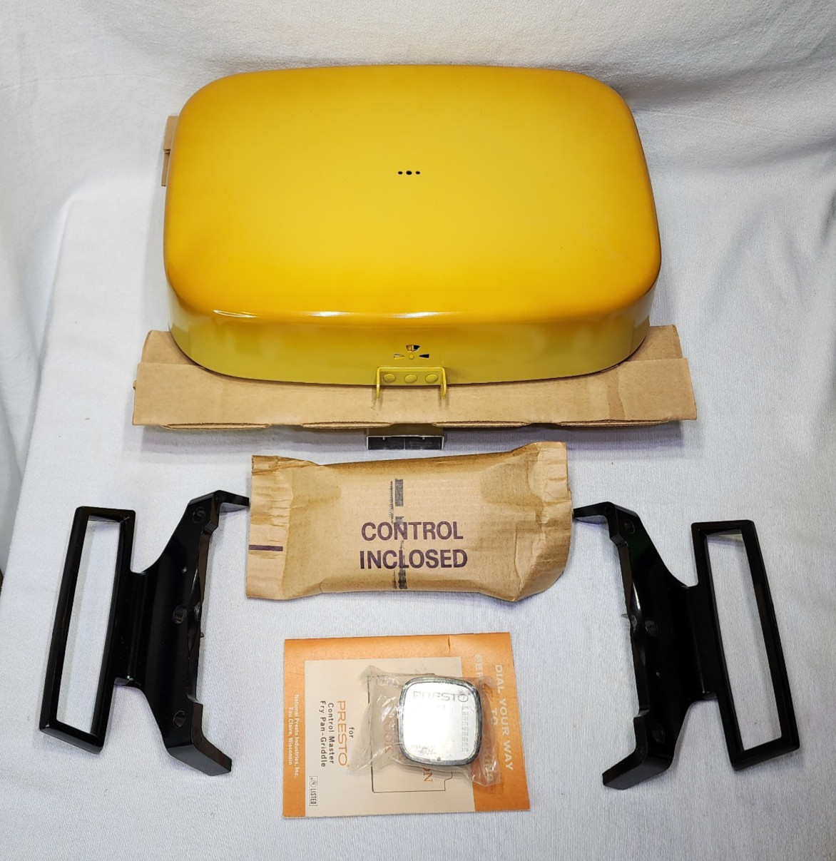 VTG Original PRESTO 15" JUMBO FRY PAN Model 02FP/15H Yellow Gold New in Box