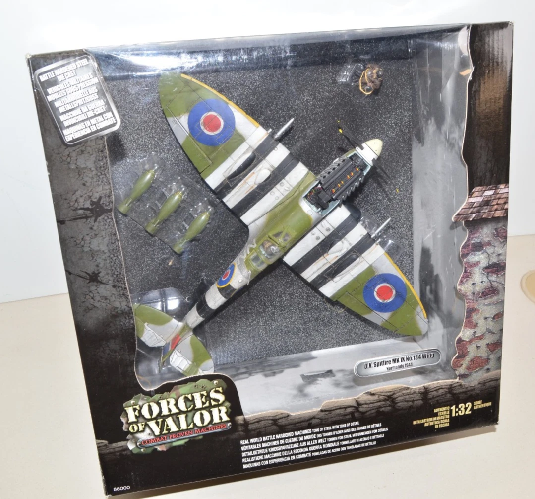 FORCES OF VALOR 1:32 UK SPITFIRE Diecast WW2 Fighter Plane UNIMAX