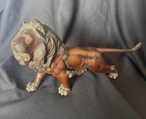 Japanese Meiji Period Bronze Lion Okimono Signed/Marked by Artist Yonemitsu, 11"