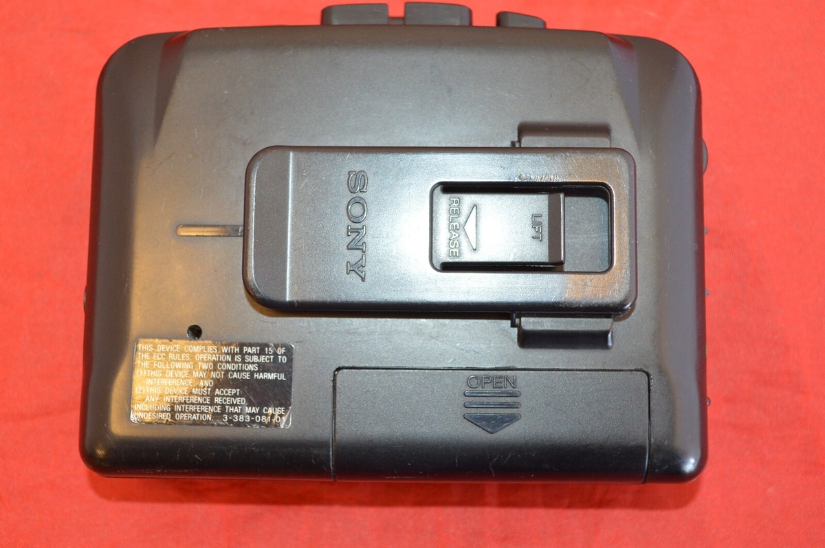 Sony WM-FX211 Walkman Black AVLS FM/AM Radio / Personal Cassette