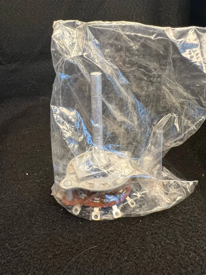 INTERRUPTOR GIRATORIO MALLORY 1311L - 1 CIRCUITO, 1 SECCIÓN, CORTOCIRCUITO - 2 a 11 POS. Foto 2 de 3