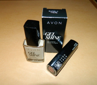 Nude Colour Nagellack & Lippenstift Avon Gel Glanz