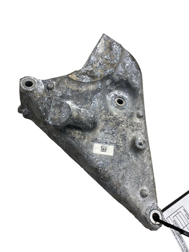 Aston Martin DBX 2020-2025 Right Mounting bracket Photo - $88