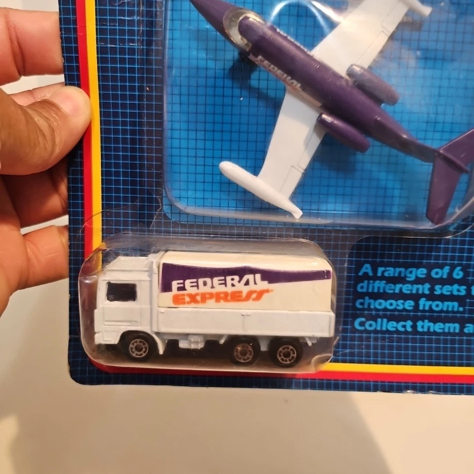 Matchbox Skybusters SB150 Federal Express set Transit Van, Volvo Truck, Lear Jet - Image 2 of 4