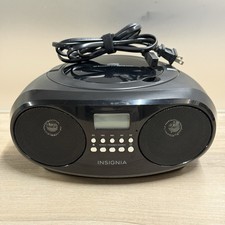 Insignia NS-B4111 CD/CD-RW Playback/Radio/CD-R Playback Boombox W/ Cord Working