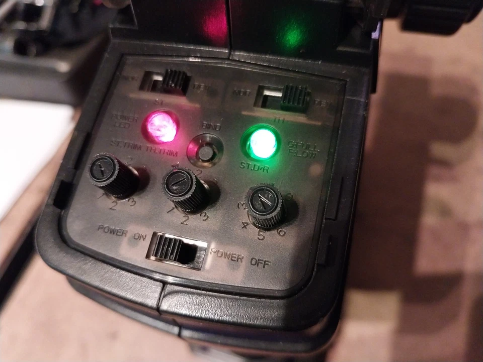 HSP-RACING RC 2.4GHZ Transmitter 2 CHANNELS HIGH SPEED - MODEL: TR80300B - Image 2 of 4