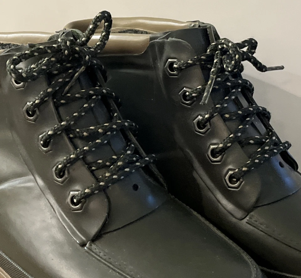 Womans Sporto Thermolite Lace up Duck Boots Black/Olive Size 8 EUC - Image 2 of 4