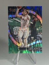 Luka Doncic 2020 Panini Select #201 Green White Blue Flash Courtside Prizm /10