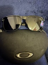 Oakley Holbrook OO9102-E155 57 18 O 137 Sunglasses Black Frame With Case.