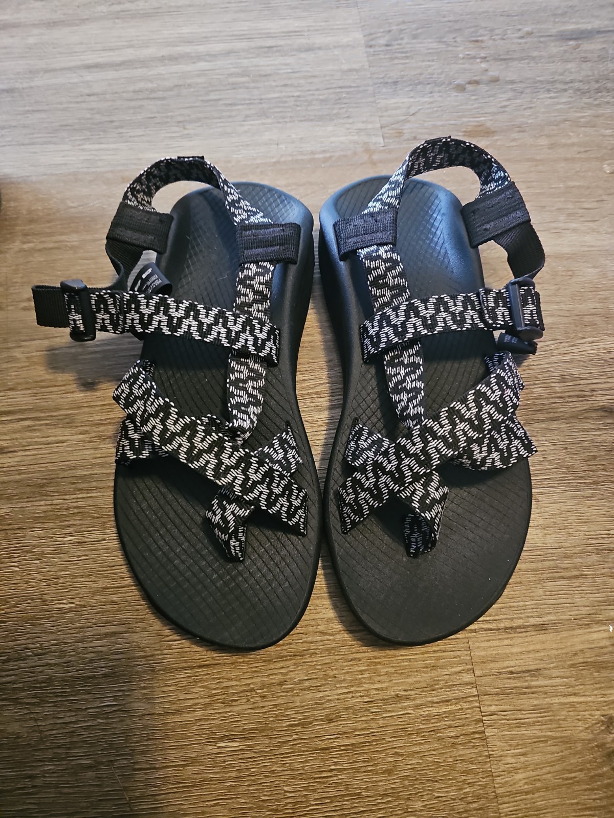 Chaco Women's Sandals Classic Strappy-Gray/White/Black Pattern Size 8