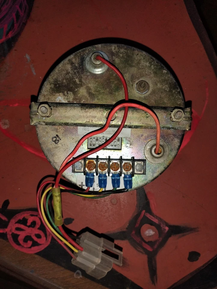 Velocímetro Kenworth calibre antiguo P/N K152-339-5 y 516B2-47597 usado como está sin probar Foto 2 de 2