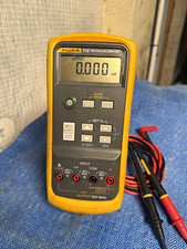 Fluke 715 Process Volt/mA Calibrator with Test Leads, Model 715