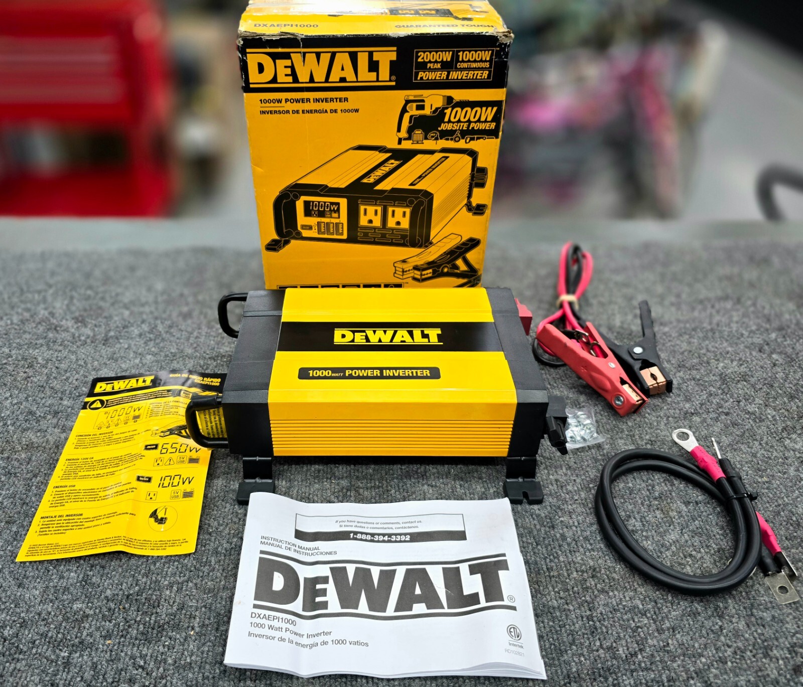 Dewalt 1000W Portable Car Power Inverter with Triple USB Ports
