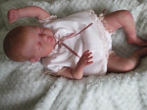 Reborn Baby Doll LUNA - Hand Painted in Australia includes 2 Custom-made Outfit - Picture 5 of 16